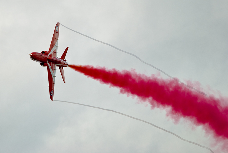 210_Fairford RIAT_Red Arrows na British Aerospace Hawk T1.jpg